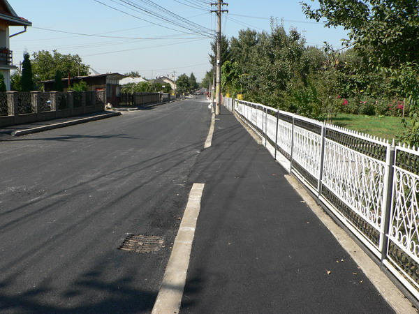 asfaltare trotuare Ion Creanga 5.jpg